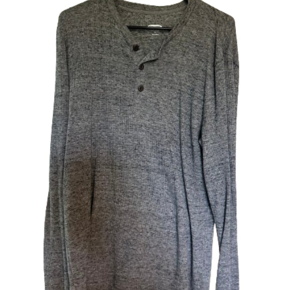 🌟 Comfy Grey Henley Long-Sleeve